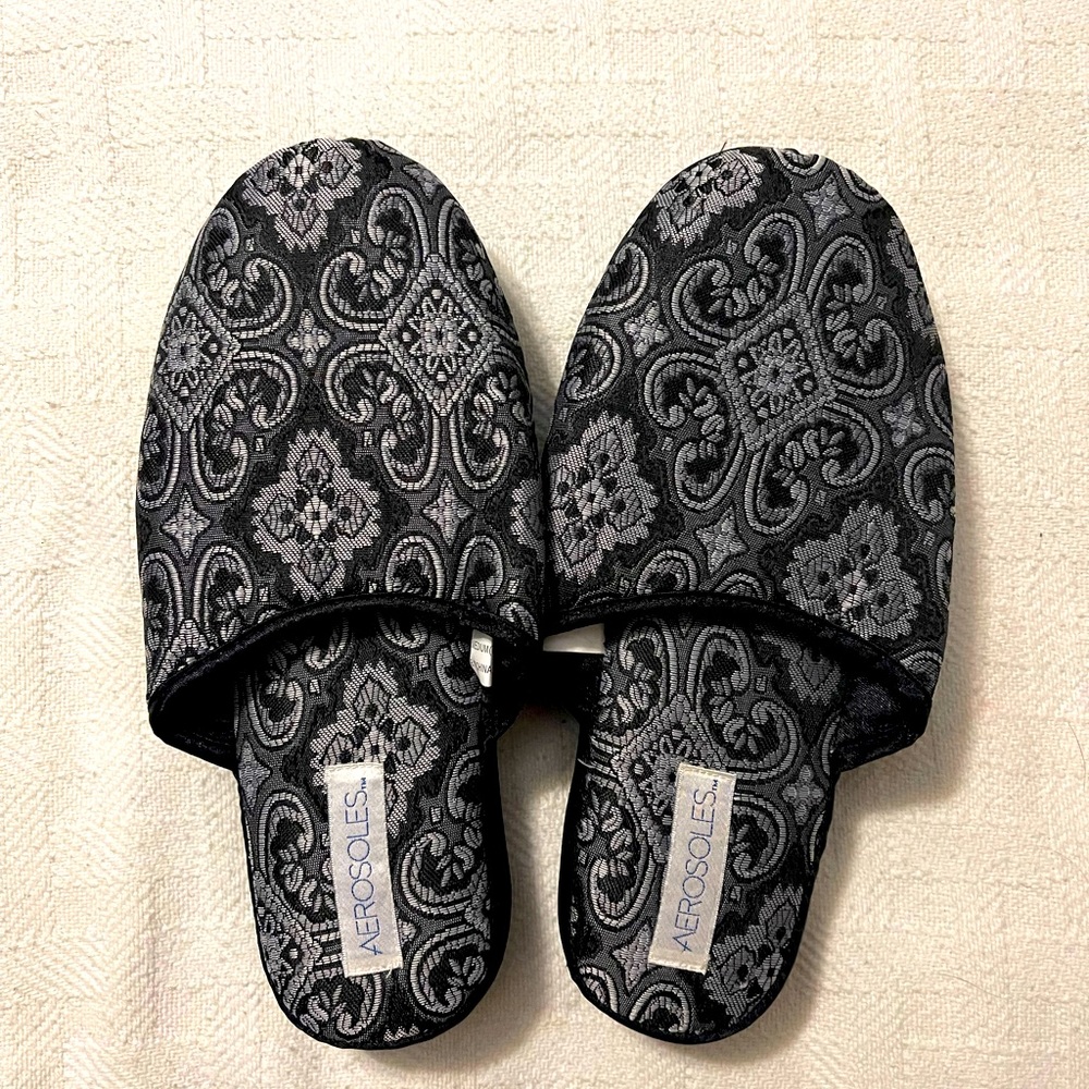 Aerosoles China Doll Slippers Size Medium